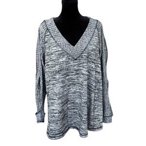 Simple women’s size L long sleeve V-neck sweater